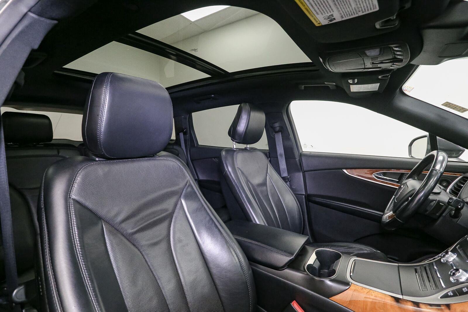 Used 2020 Magnetic Gray Lincoln Reserve image 21