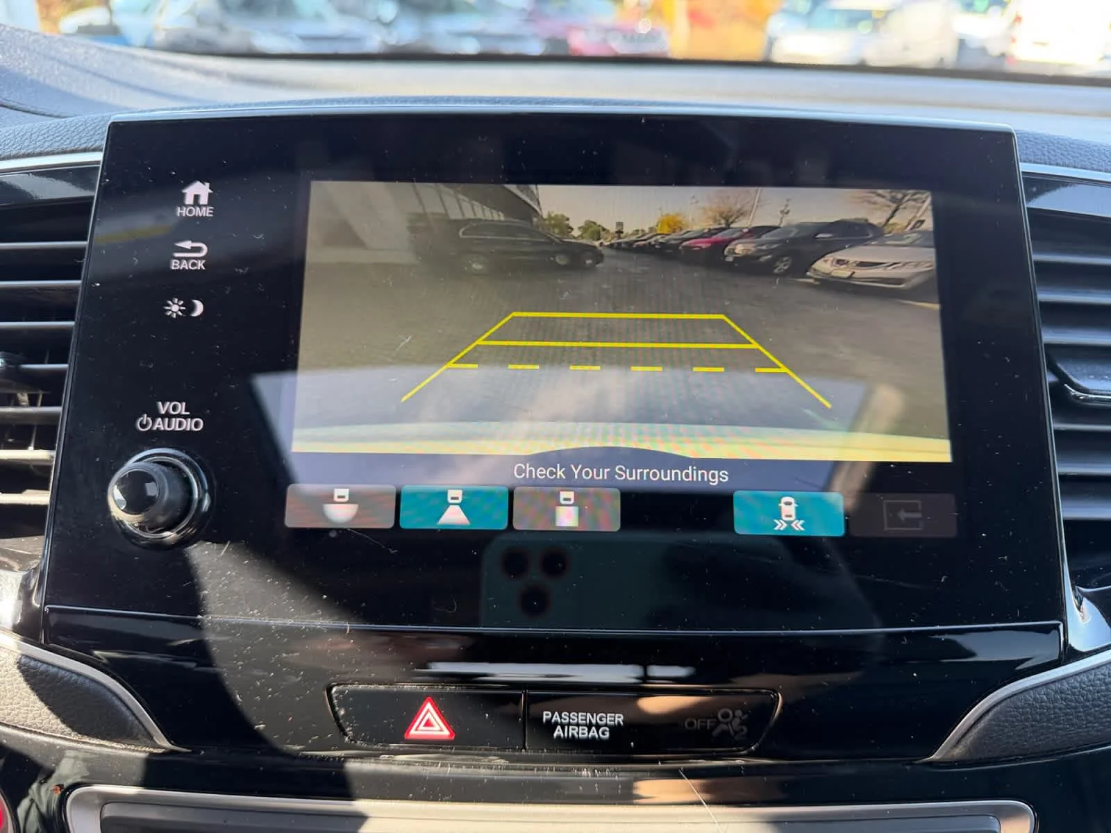 Used 2019 White Diamond Pearl Honda Touring 7-Passenger image 28