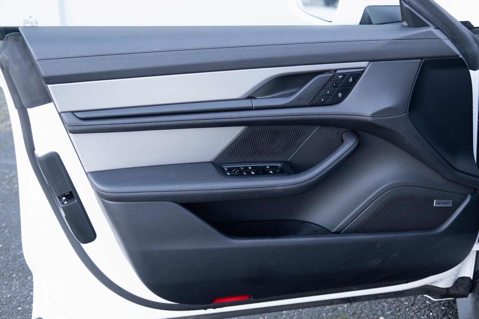 2024 Porsche Taycan GTS - Photo 14