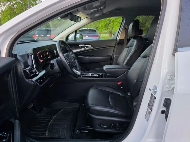 Certified Used 2024 White Pearl Kia EX image 17