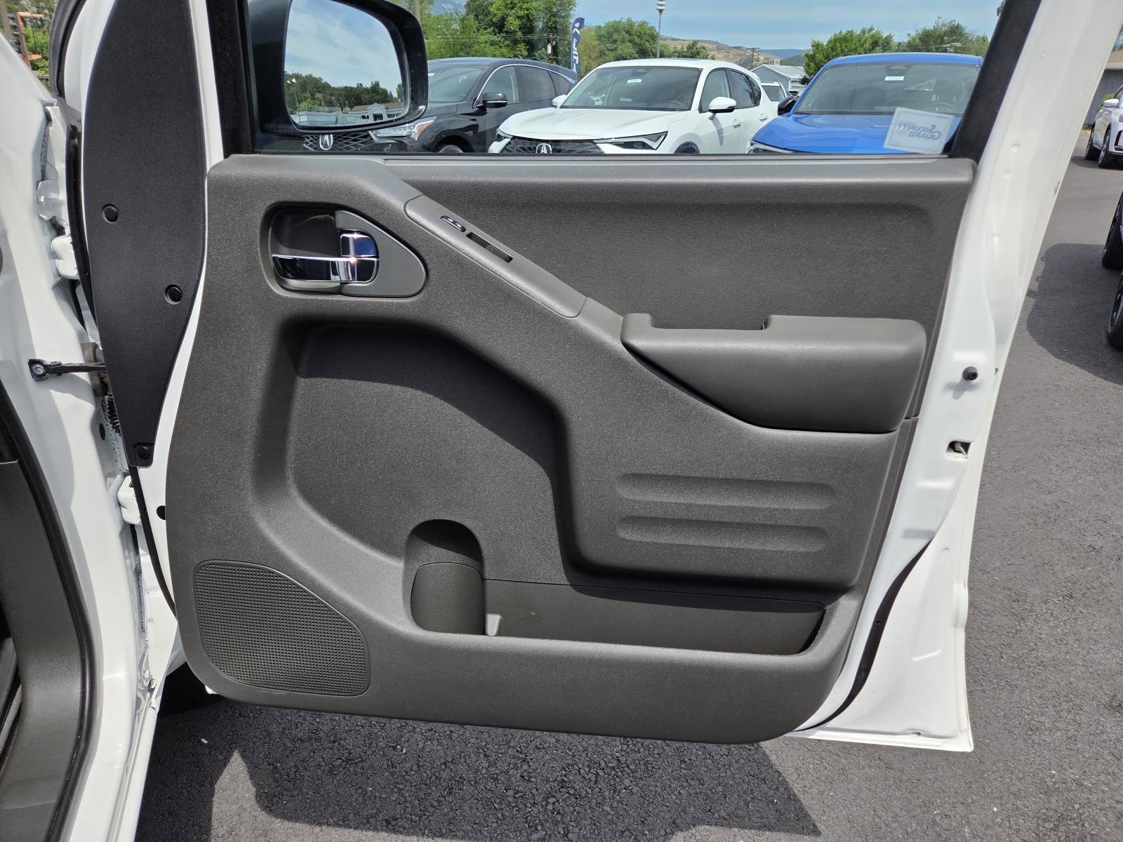 Used 2020 Glacier White Nissan SV image 22
