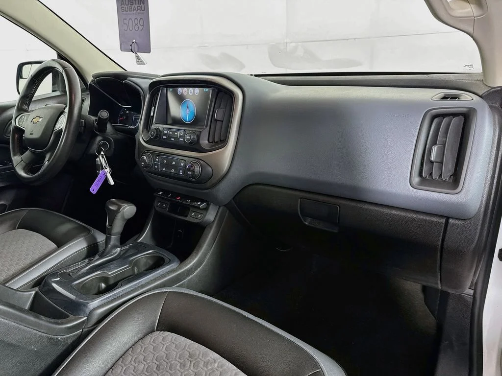 Used 2017 White Chevrolet Z71 image 34