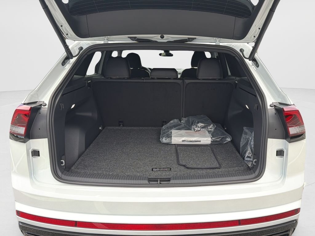 New 2026 White Volkswagen 2.0T SEL R-Line Black image 32