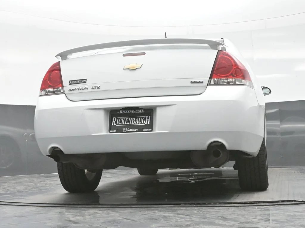 Used 2014 White Chevrolet LTZ image 24