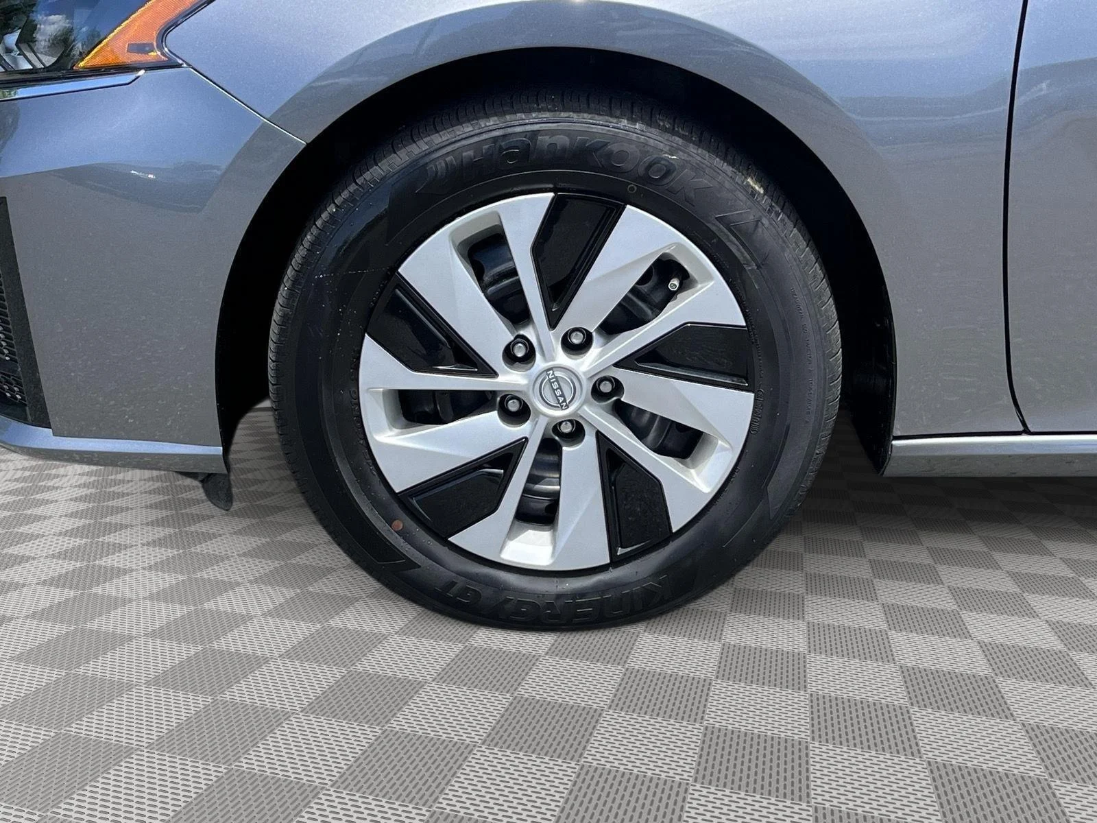 Certified Used 2025 Gun Metallic Nissan S image 10