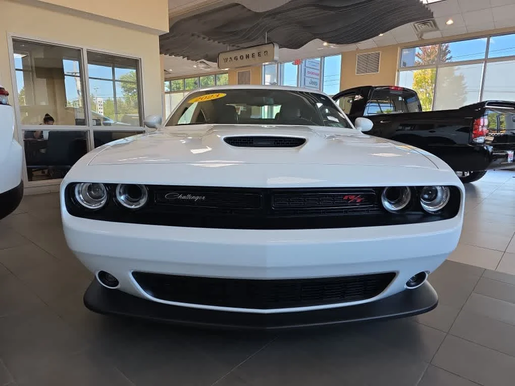 Used 2023 White Knuckle Clearcoat Dodge R/T Scat Pack image 2