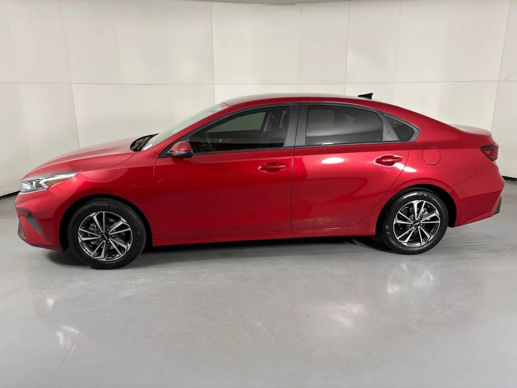 Used 2024 Red Kia LXS image 5
