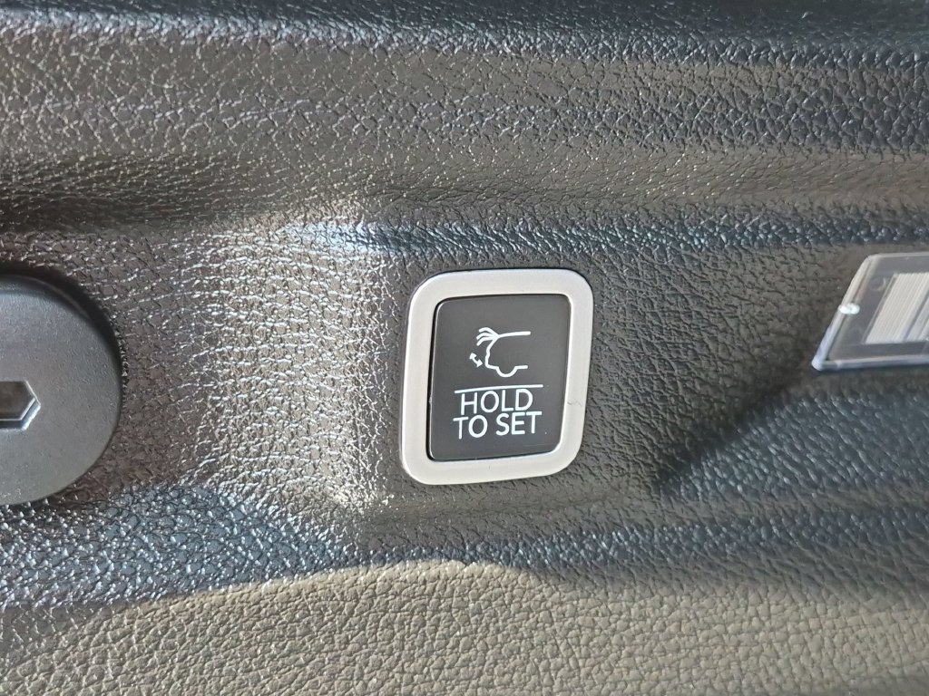 Used 2023 Black Jeep Limited image 9