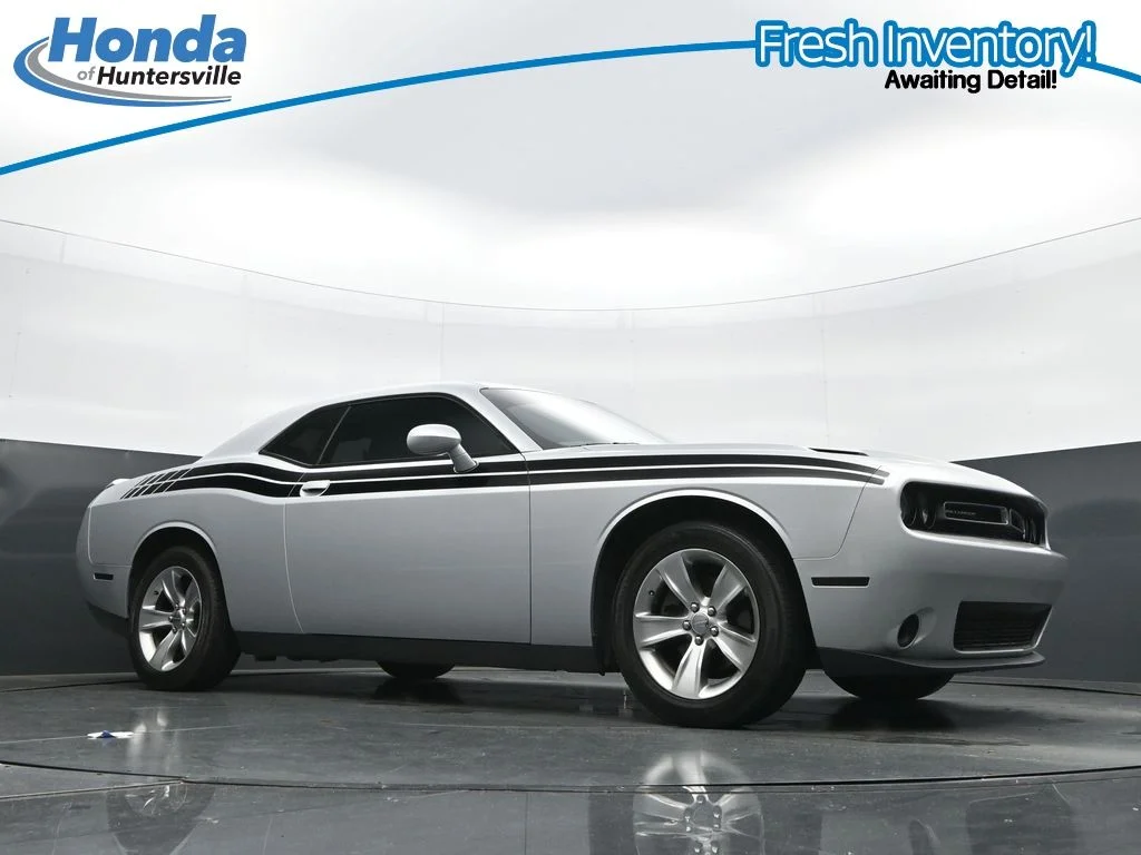 Used 2021 Triple Nickel Clearcoat Dodge SXT image 26