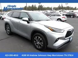 Used 2022 Moon Dust Toyota XLE image 1