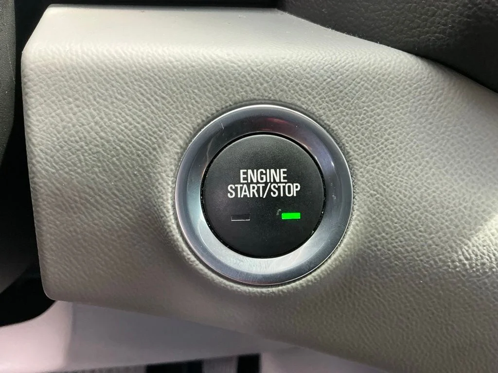 Used 2021 White GMC SLT image 40