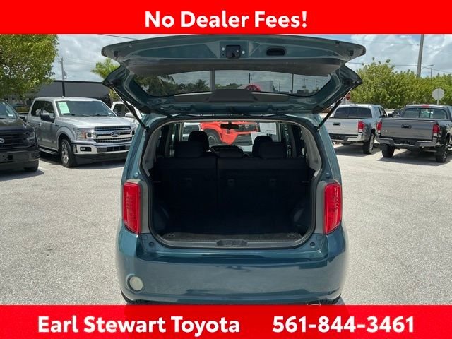 Used 2009 Green Scion Base image 11