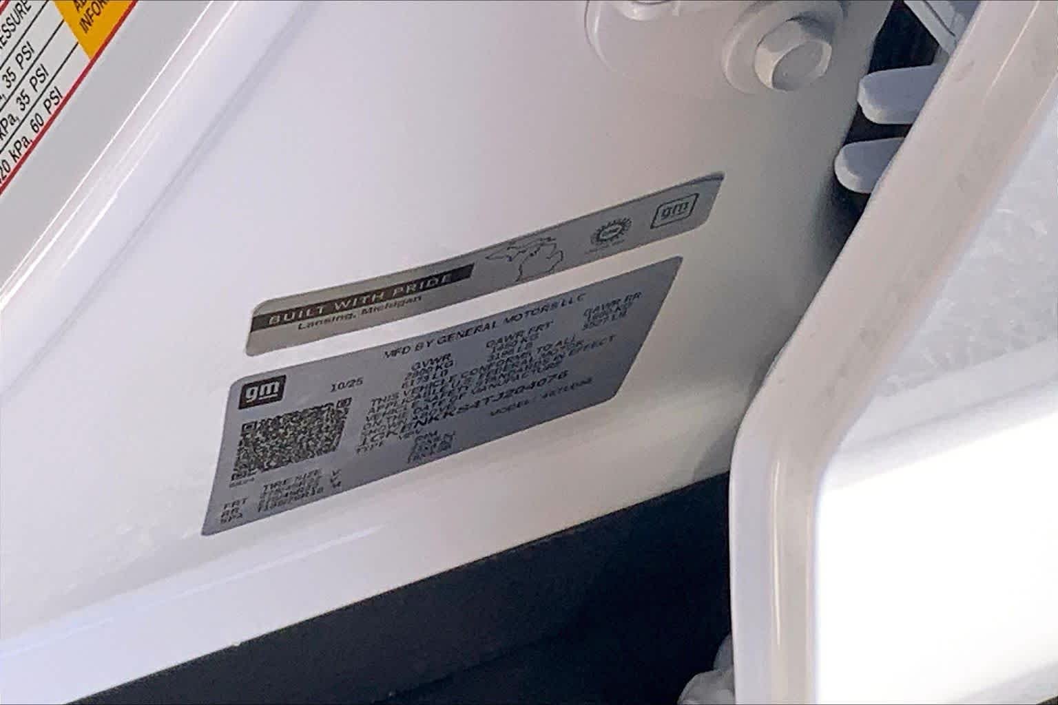 Used 2026 Summit White GMC FWD Elevation image 36