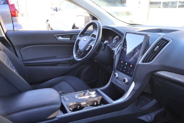 Used 2023 Green Ford SE image 9