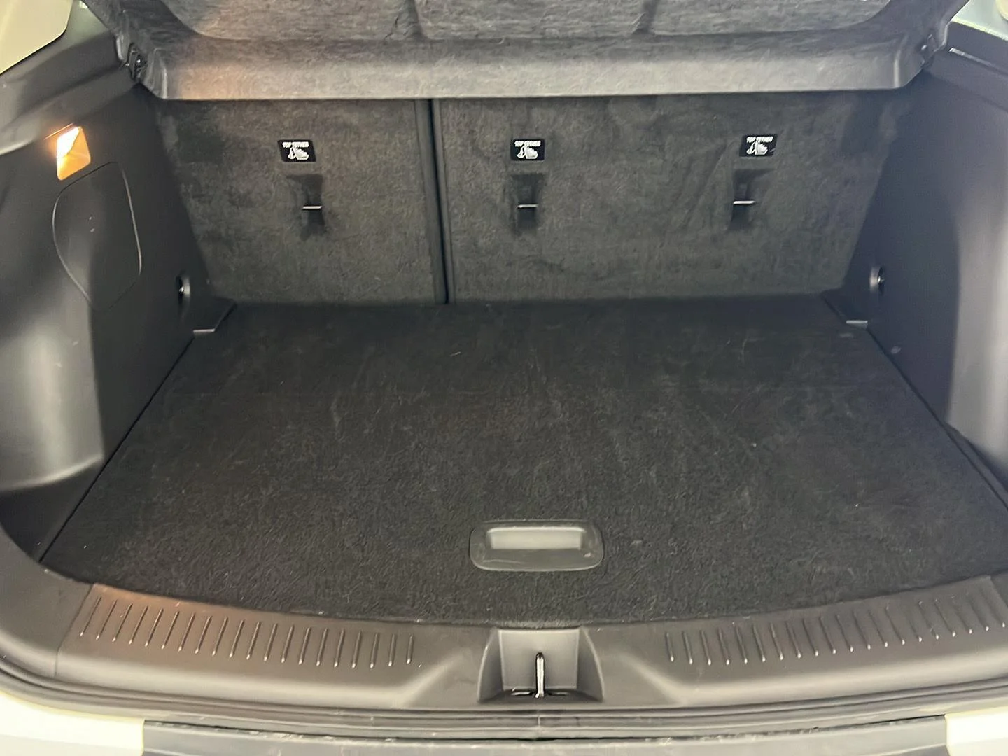 Used 2023 Summit White Buick Preferred image 19