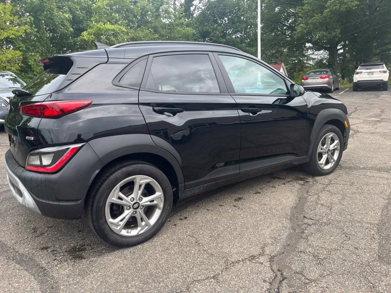 Used 2023 Black Hyundai SEL image 5