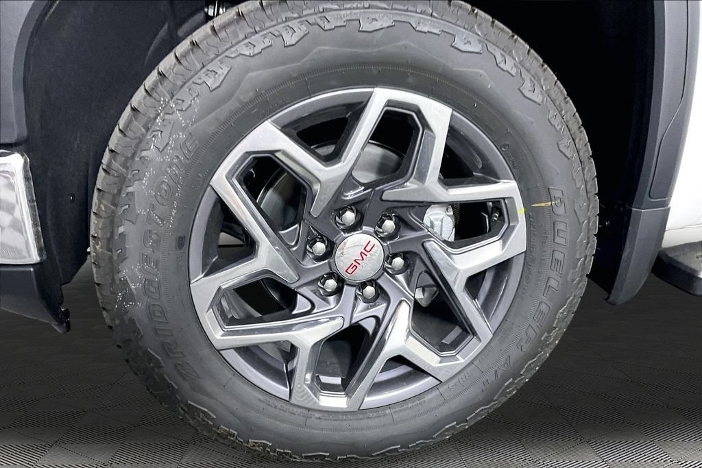 2026 GMC Sierra 1500 SLT - Photo 13