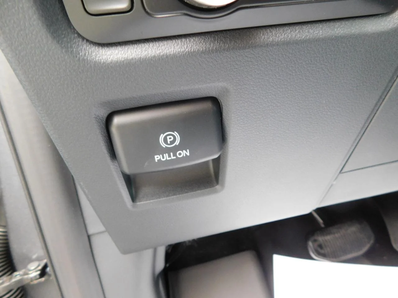 New 2026 Carbonized Gray Metallic Ford XLT image 35
