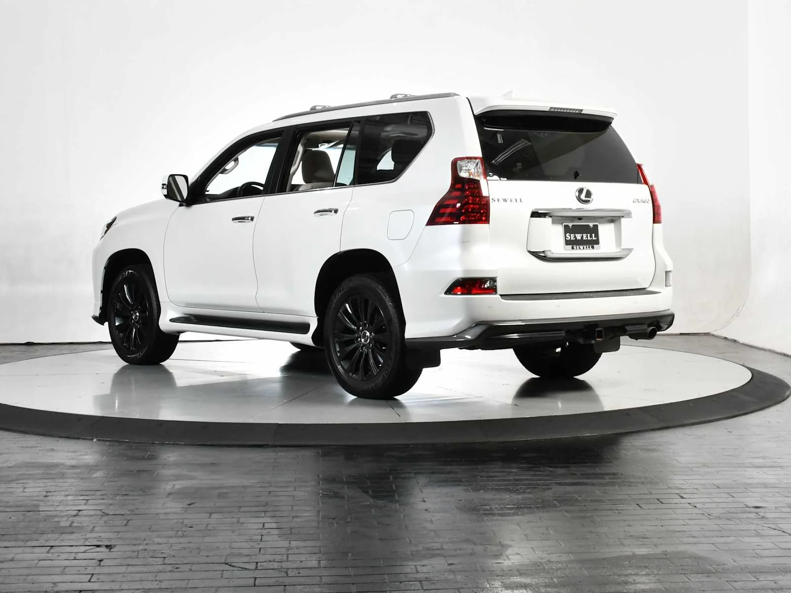 Used 2022 Starfire Pearl Lexus Luxury image 4
