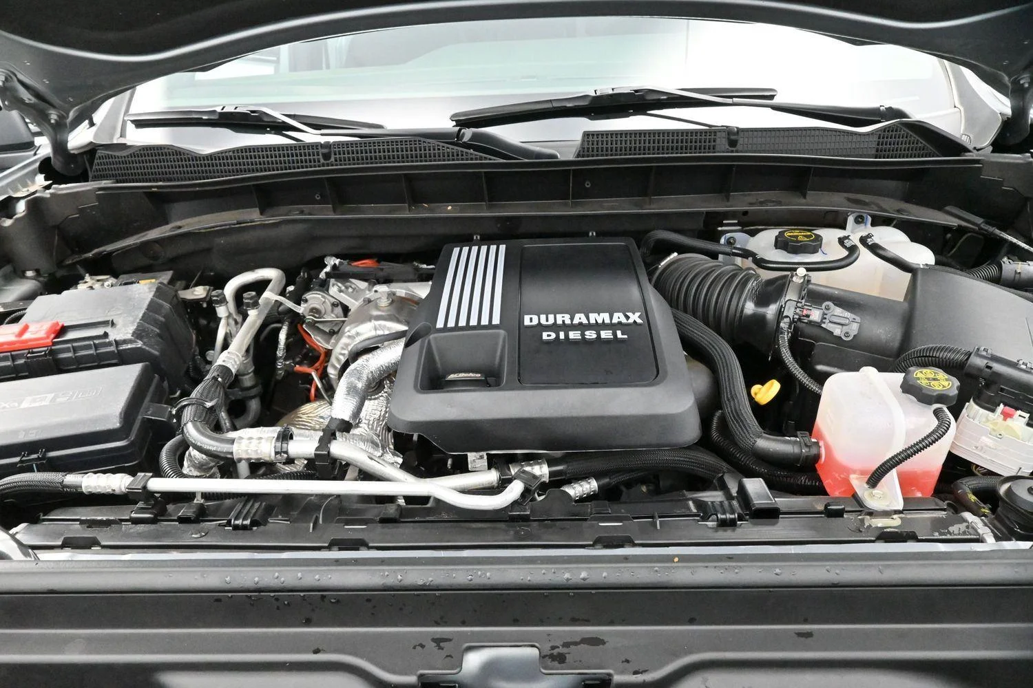 Used 2025 Sterling Metallic GMC AT4 image 38