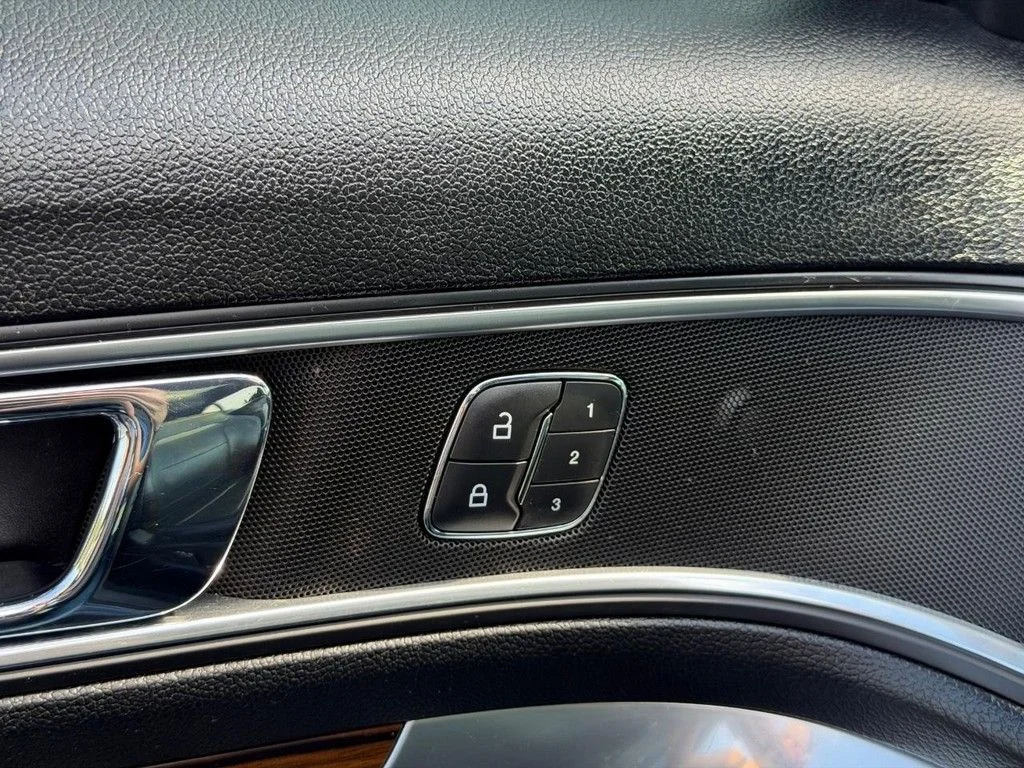 Used 2018 Blue Ford Limited image 17