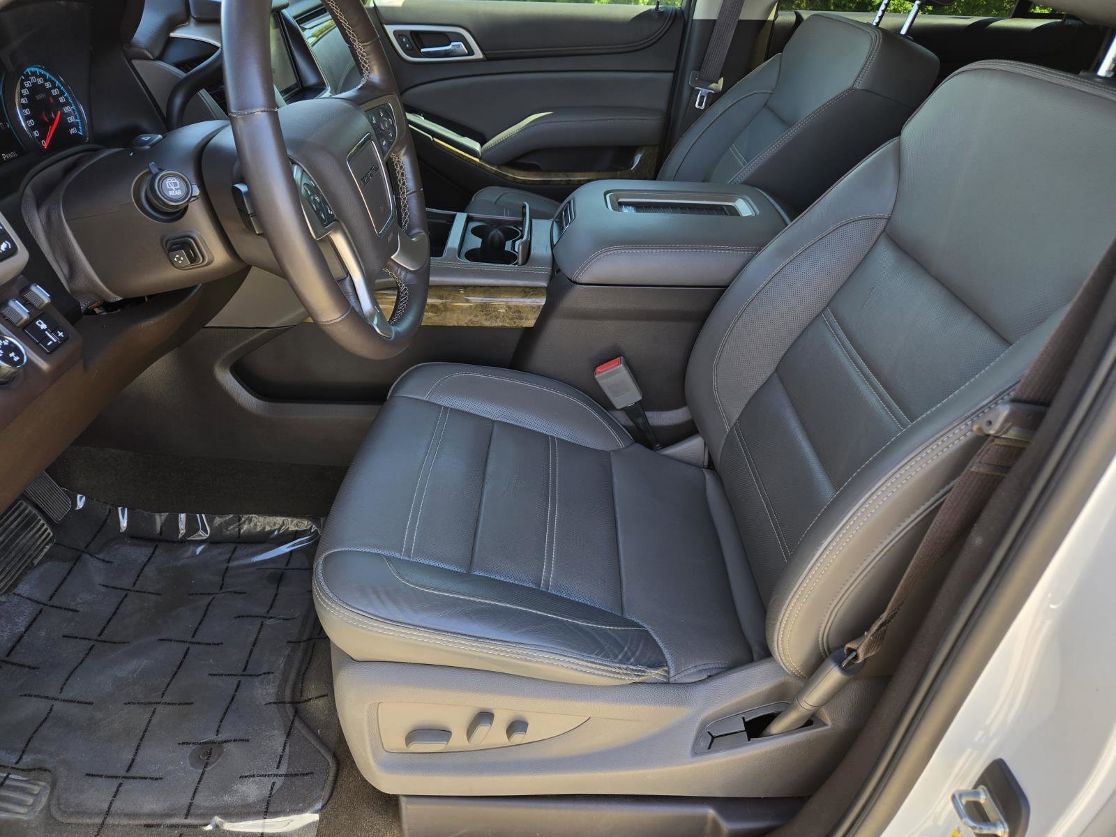 Used 2017 White Frost Tricoat GMC Denali image 29