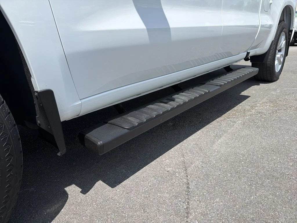 Used 2021 White Chevrolet Custom image 16
