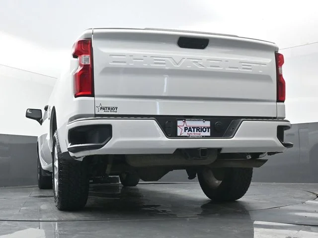 Used 2022 White Chevrolet Custom image 45