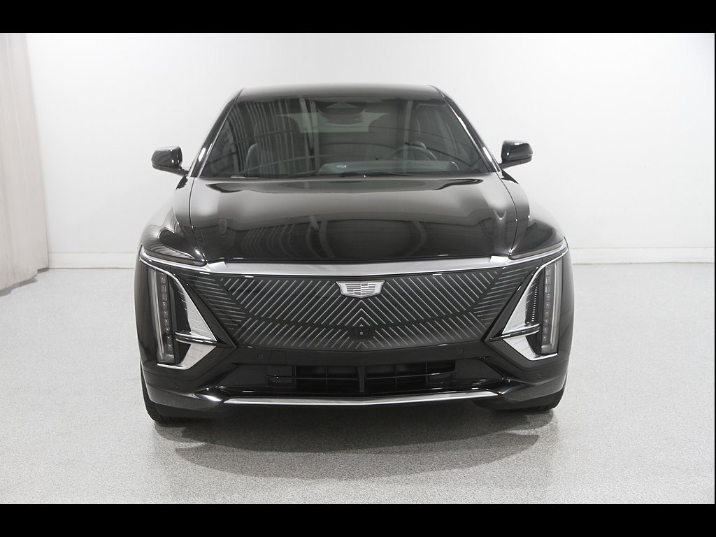 Used 2024 Cadillac LYRIQ Luxury 2 with VIN 1GYKPRRL9RZ106584 for sale in Mentor, OH