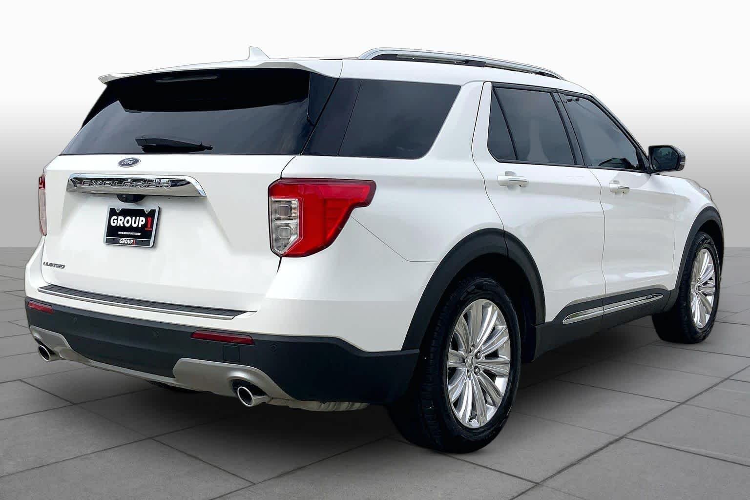 Used 2022 Star White Metallic Tri-Coat Ford Limited image 13