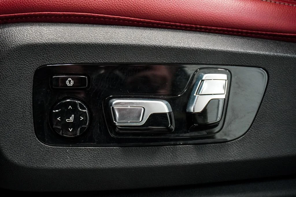 Used 2020 Black BMW M50i image 7