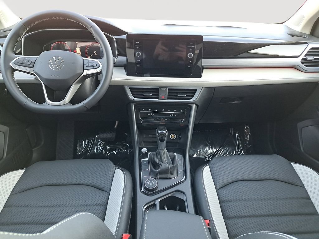 2025 Volkswagen Taos SEL - Photo 21