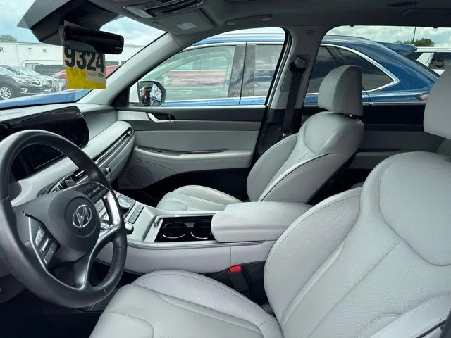 Used 2024 Hyper White Hyundai SEL 7P AWD image 11