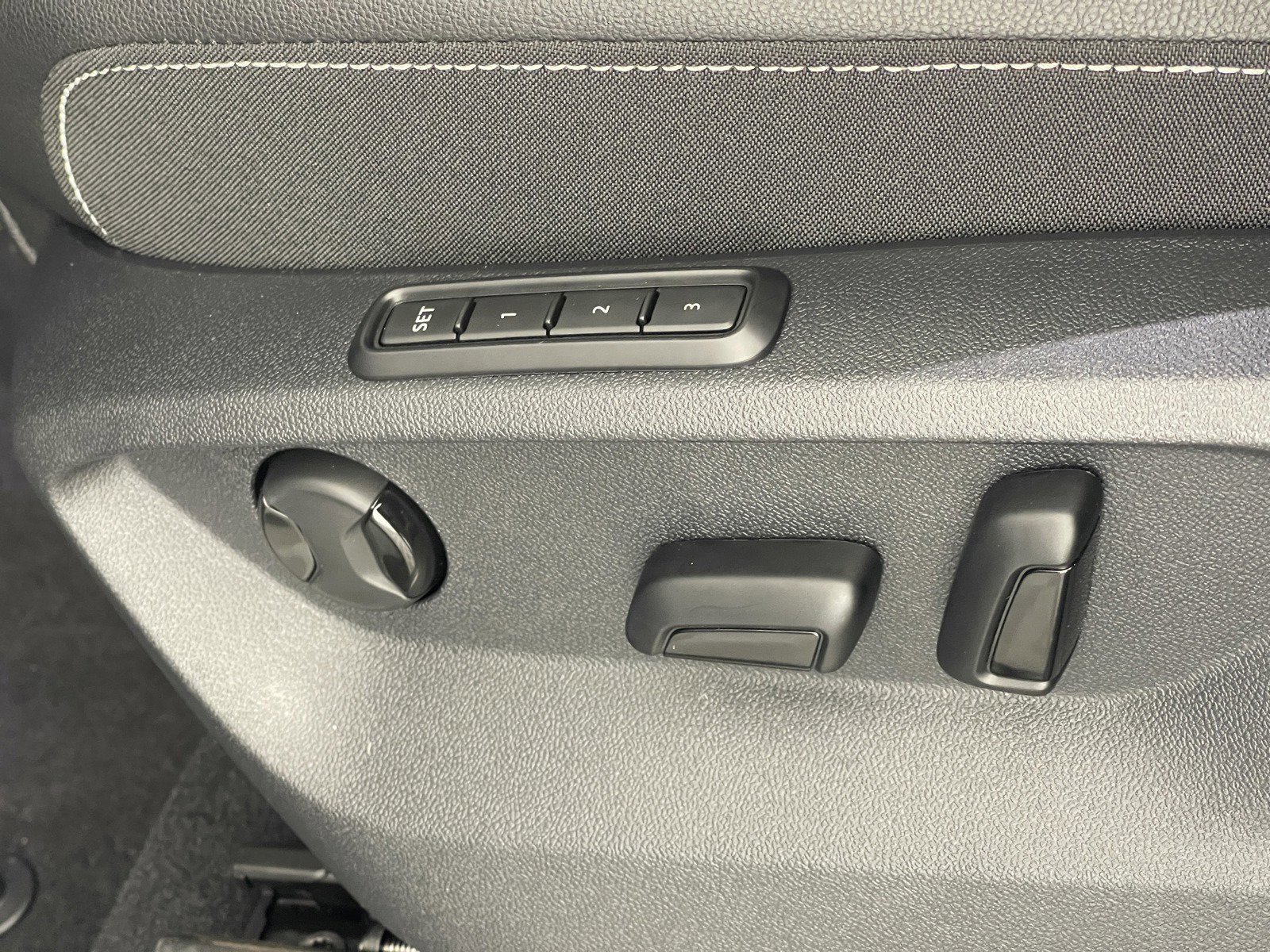 2025 Volkswagen Atlas Cross Sport SEL R-LINE - Photo 22