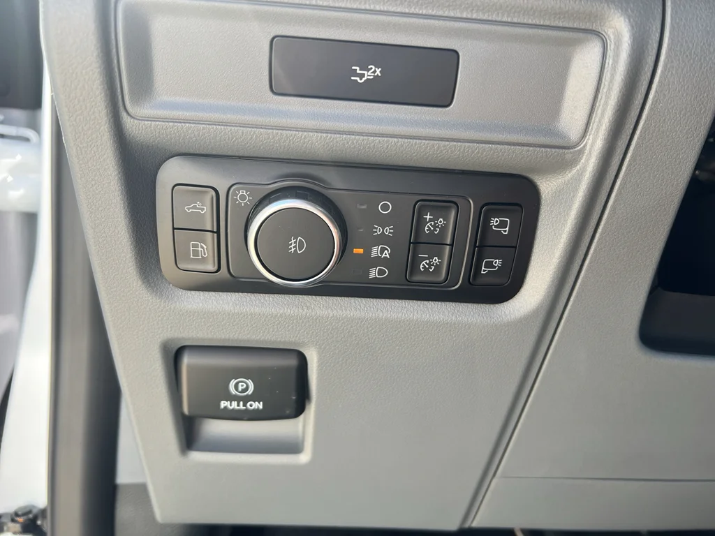 New 2026 Oxford White Ford XLT image 21
