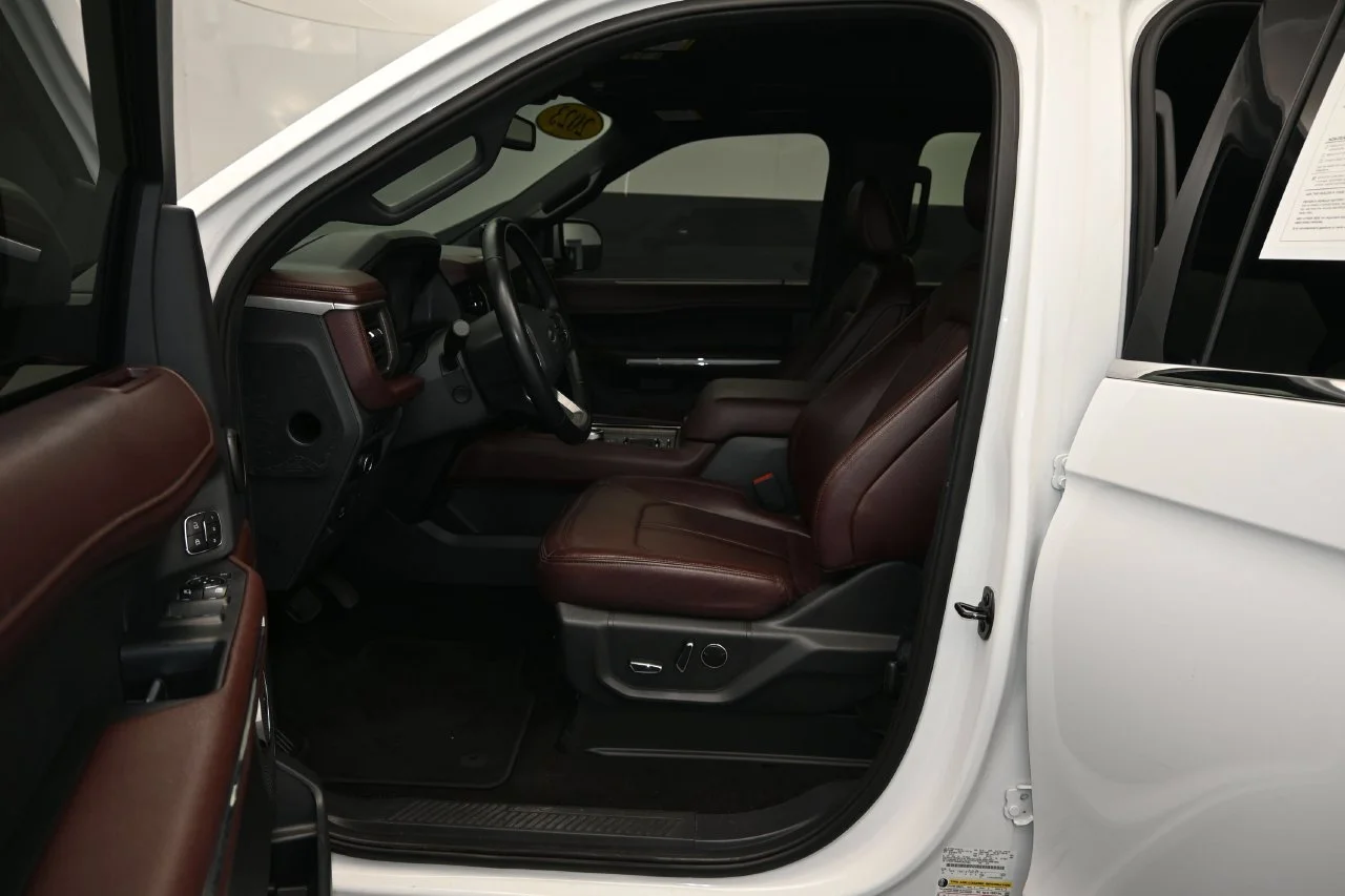 Used 2023 Oxford White Ford Limited image 19