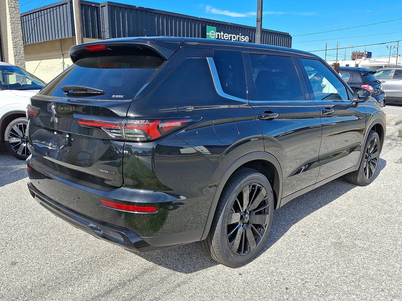 New 2026 Black Mitsubishi LE image 7
