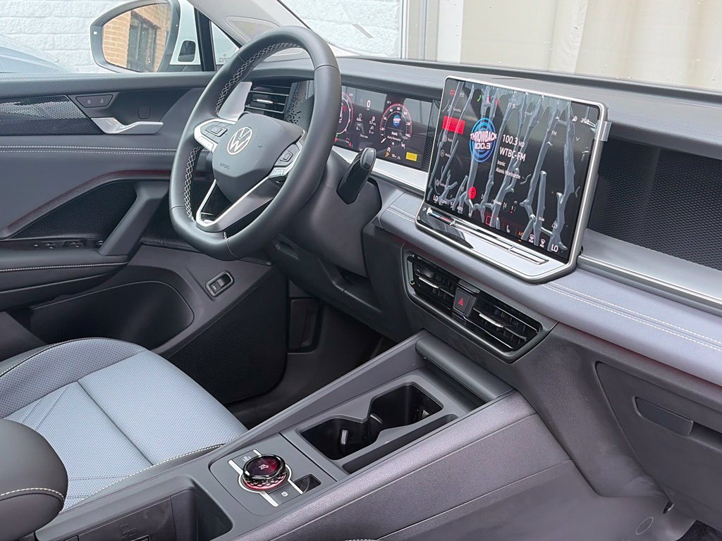 New 2026 Pure White Volkswagen SE image 18