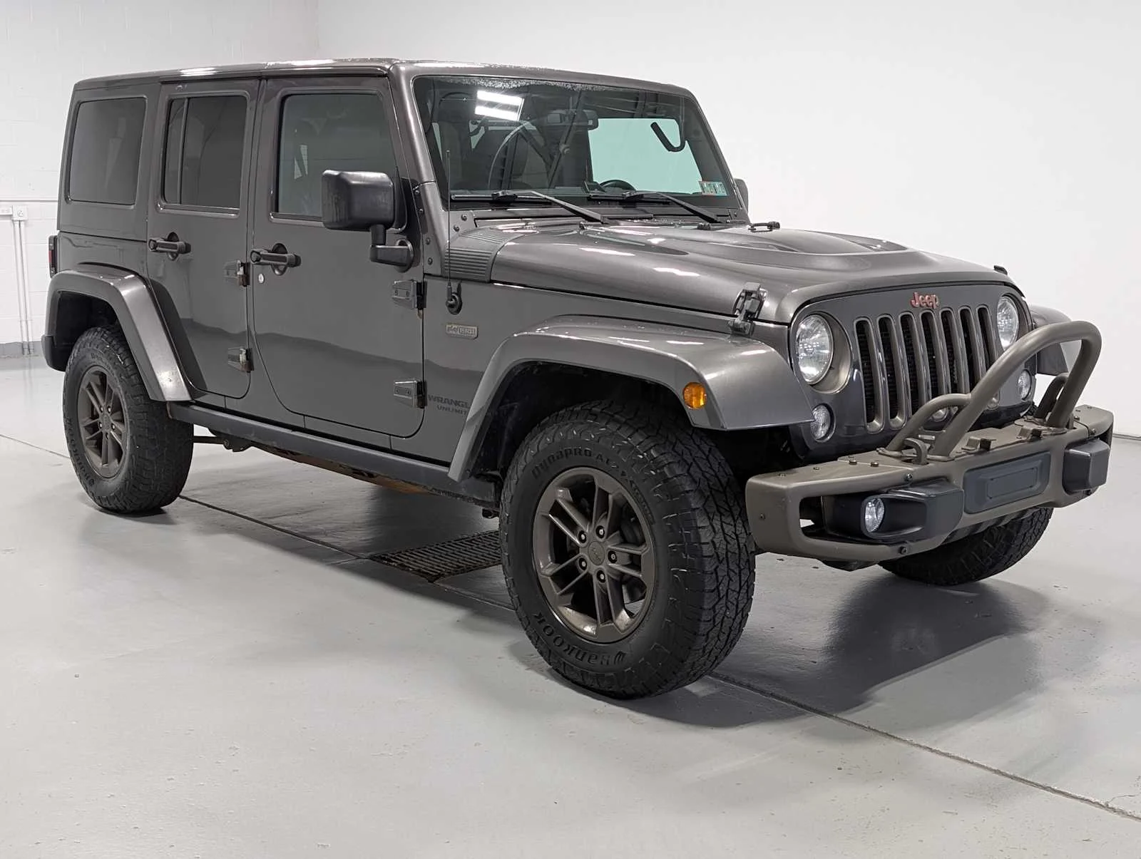 Used 2016 Granite Crystal Metallic Clearcoat Jeep 75th Anniversary image 6