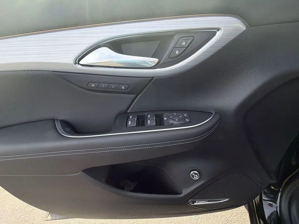 New 2026 Ebony Twilight Metallic Buick Avenir image 19