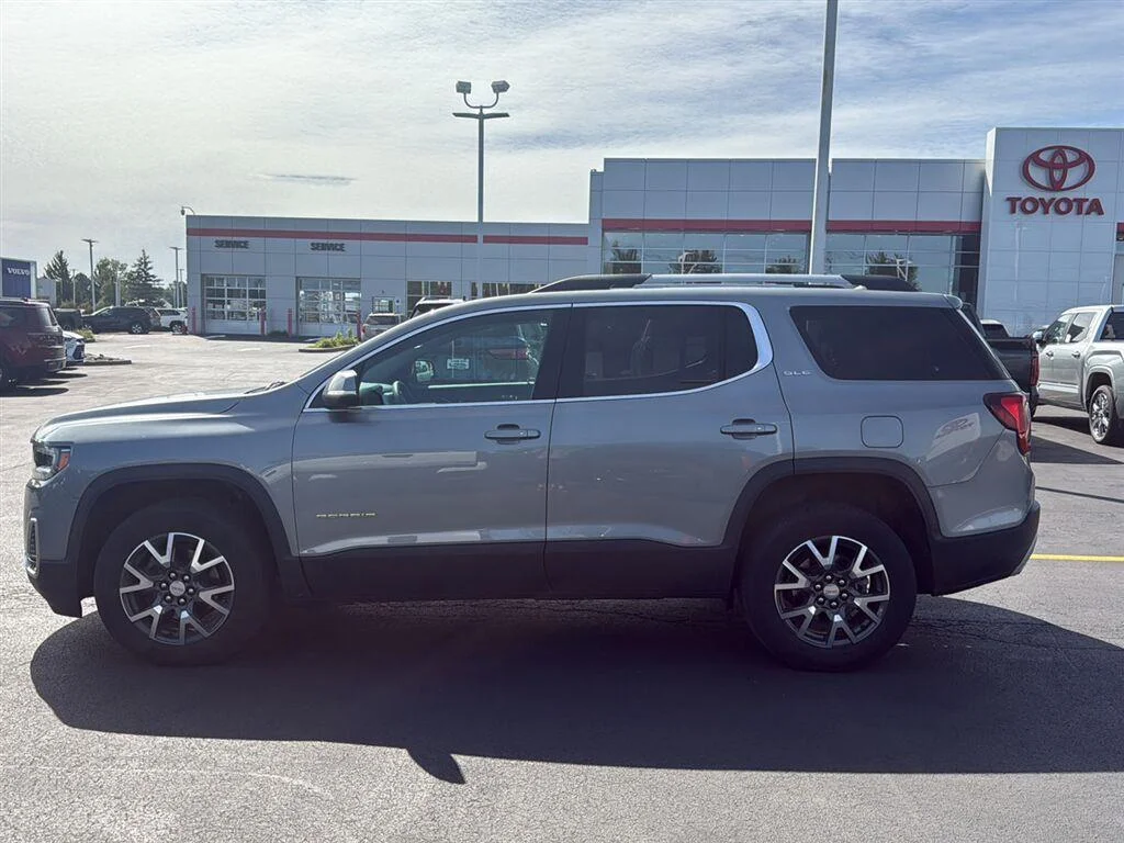 Used 2023 Sterling Metallic GMC SLE image 4