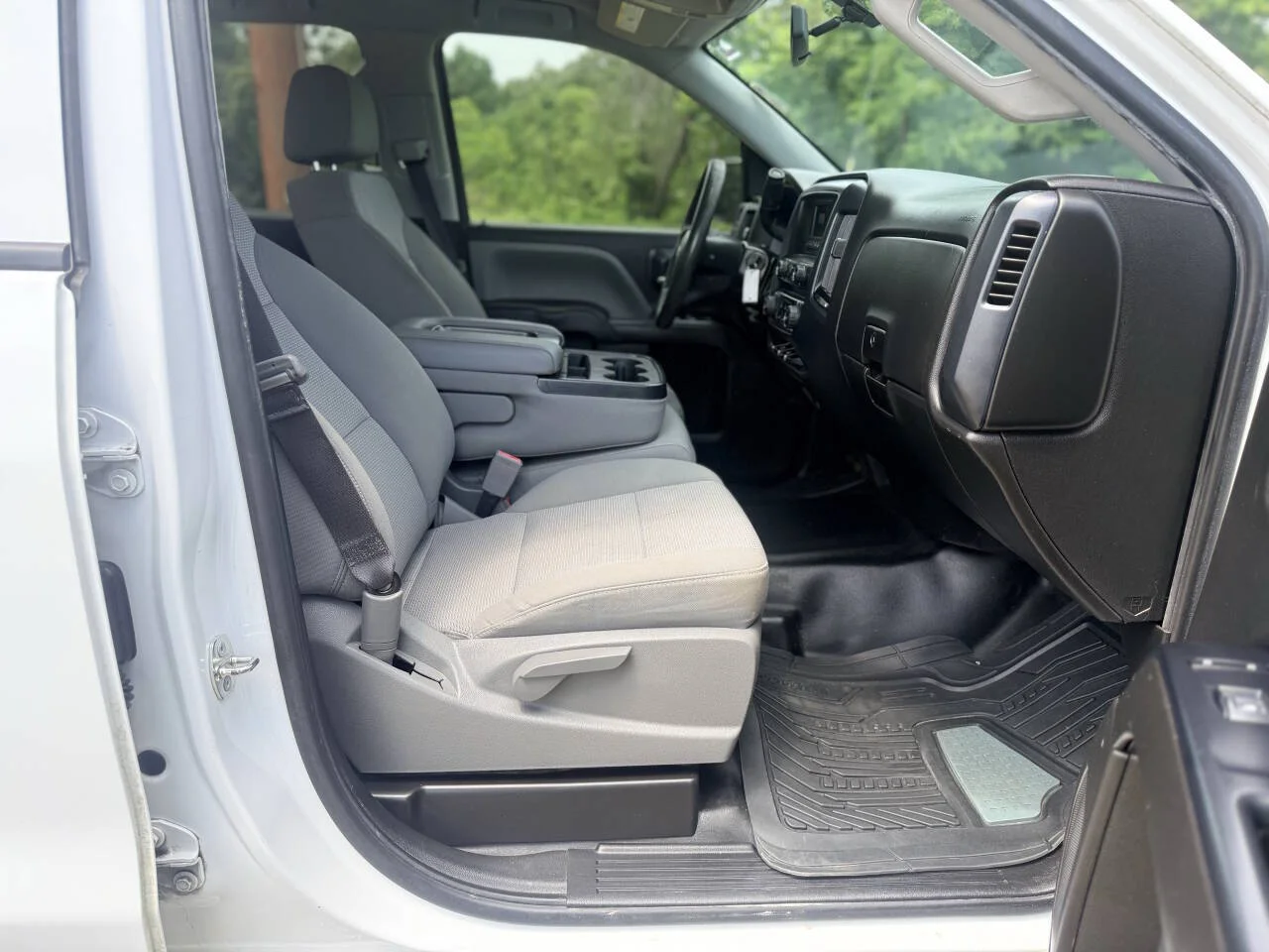 Used 2017 White Chevrolet Work Truck 4x2 4dr Double Cab 6.5 ft. SB image 14