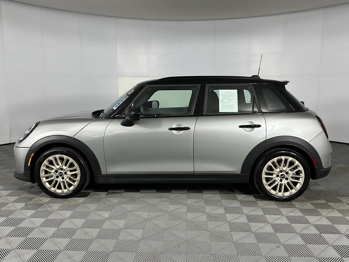 Used 2026 Melting Silver III Metallic MINI Cooper image 7