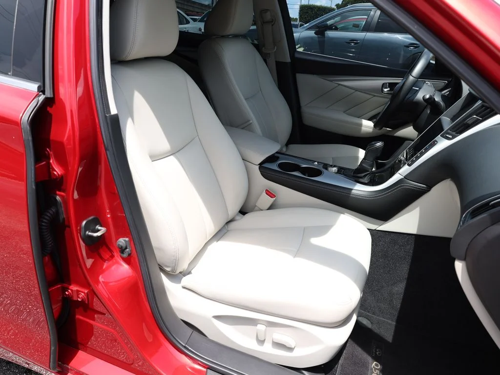 Used 2021 Red INFINITI 3.0t LUXE image 20