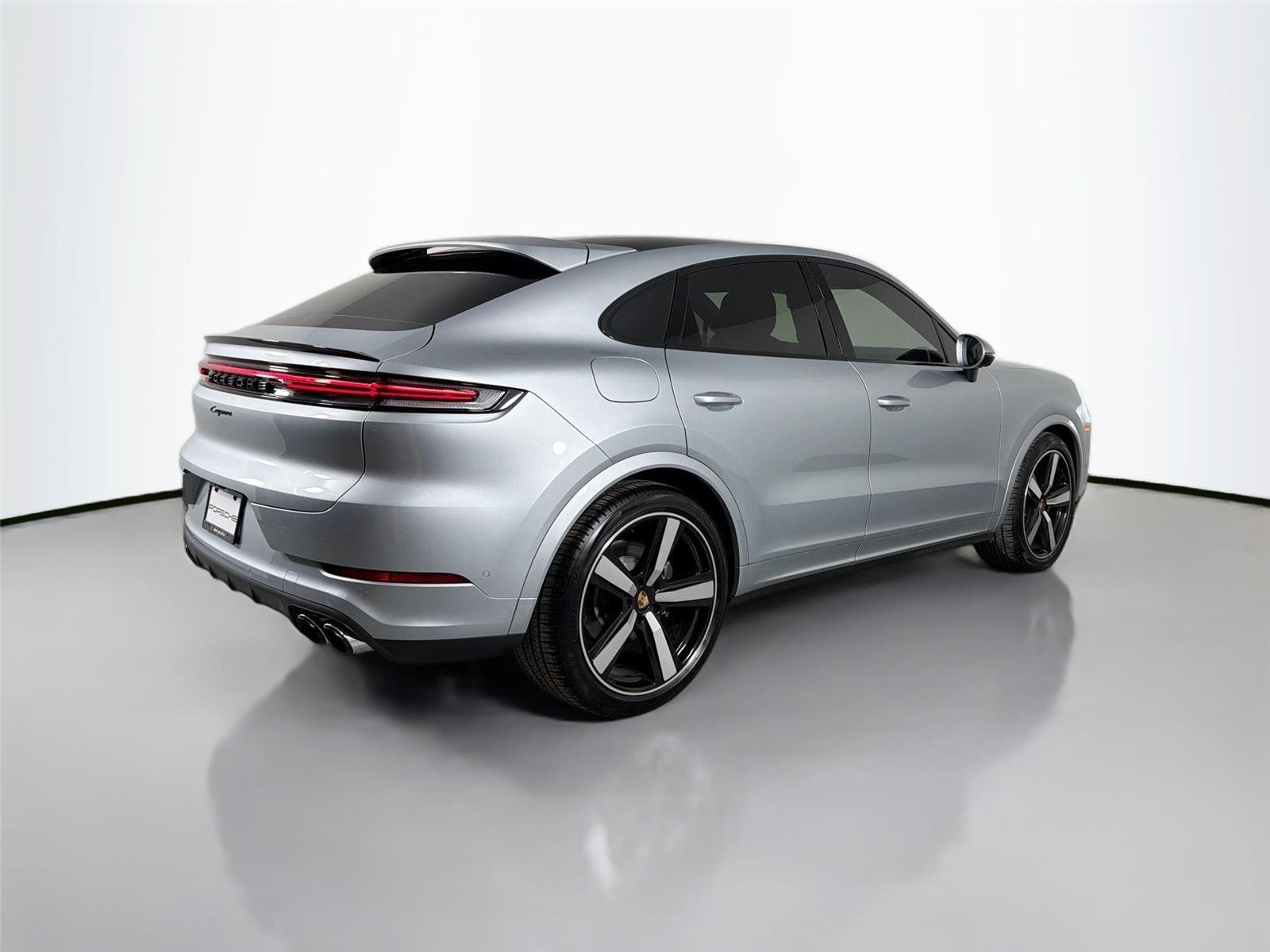 Certified Used 2025 Dolomite Silver Metallic Porsche Coupé image 7