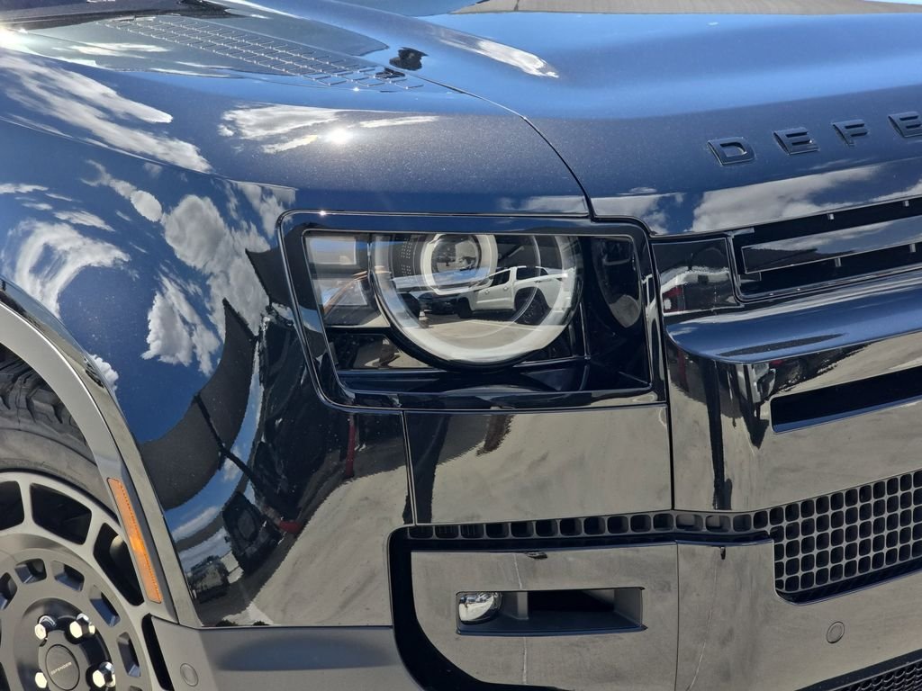 New 2026 Santorini Black Land Rover S image 33
