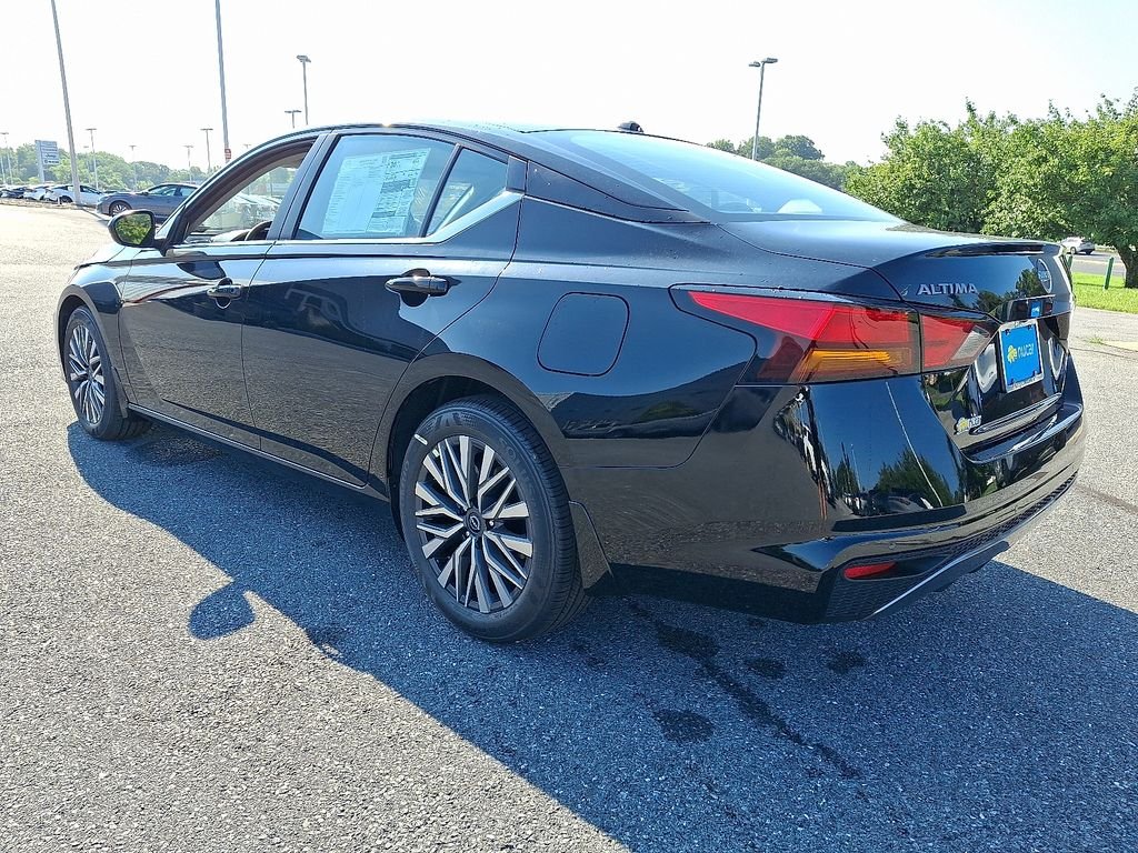 New 2026 Super Black Nissan SV image 3