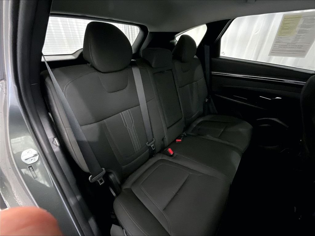 Used 2023 Amazon Gray Hyundai SEL image 16