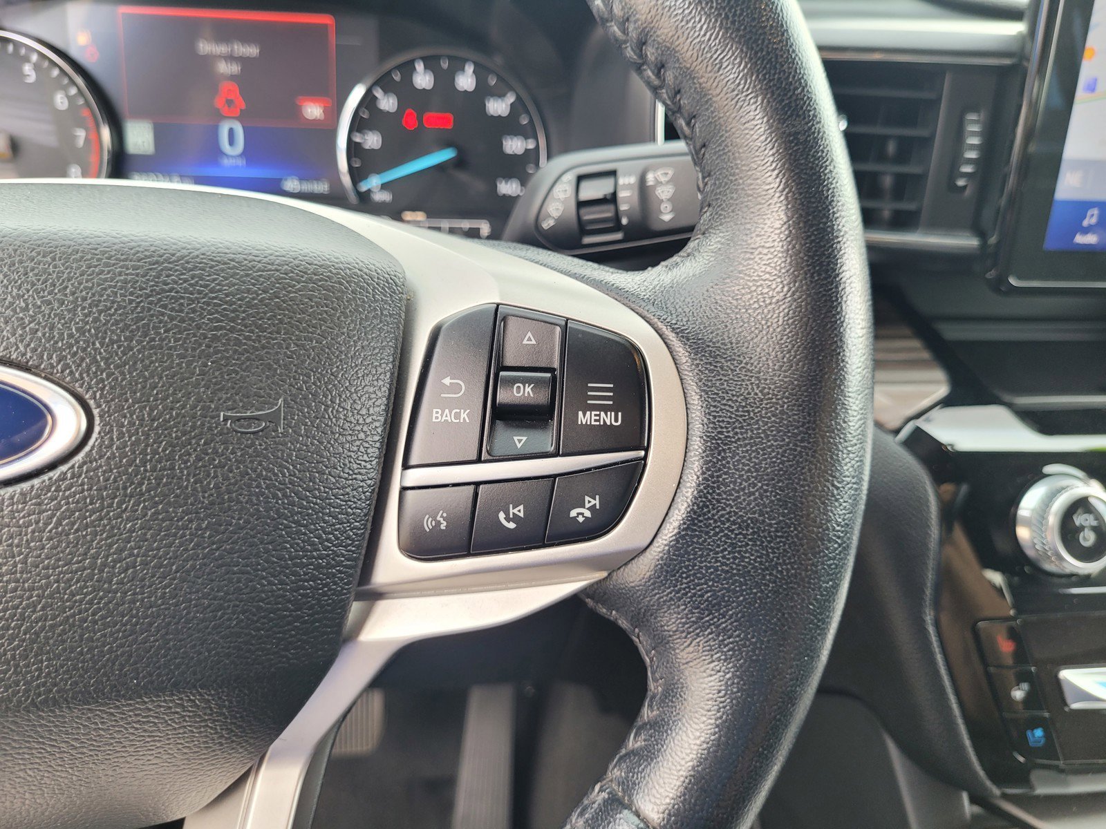 2023 Ford Explorer Limited - Photo 23