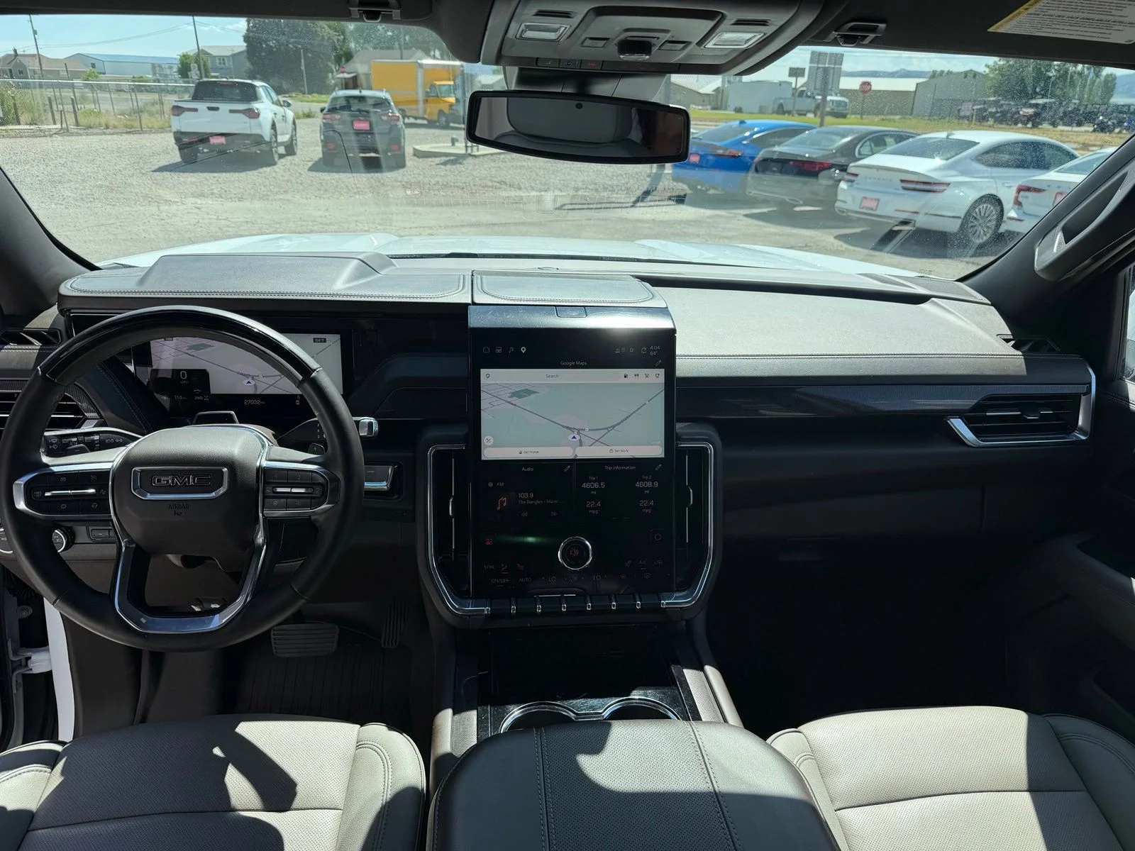 Used 2025 White GMC Elevation image 26